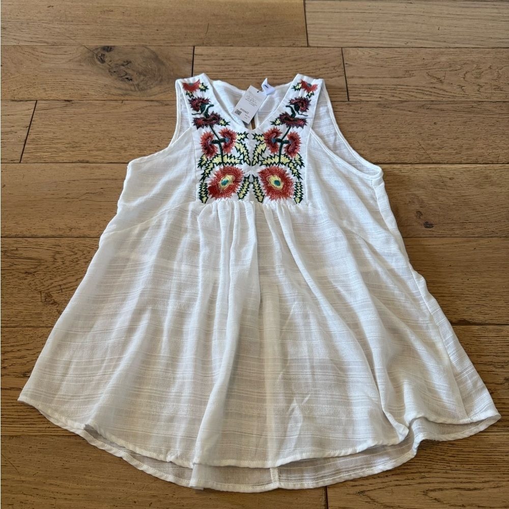 CY The Rack White Embroidered‎ Floral Tank Top V-Neck Sleeveless Small NWT (762)